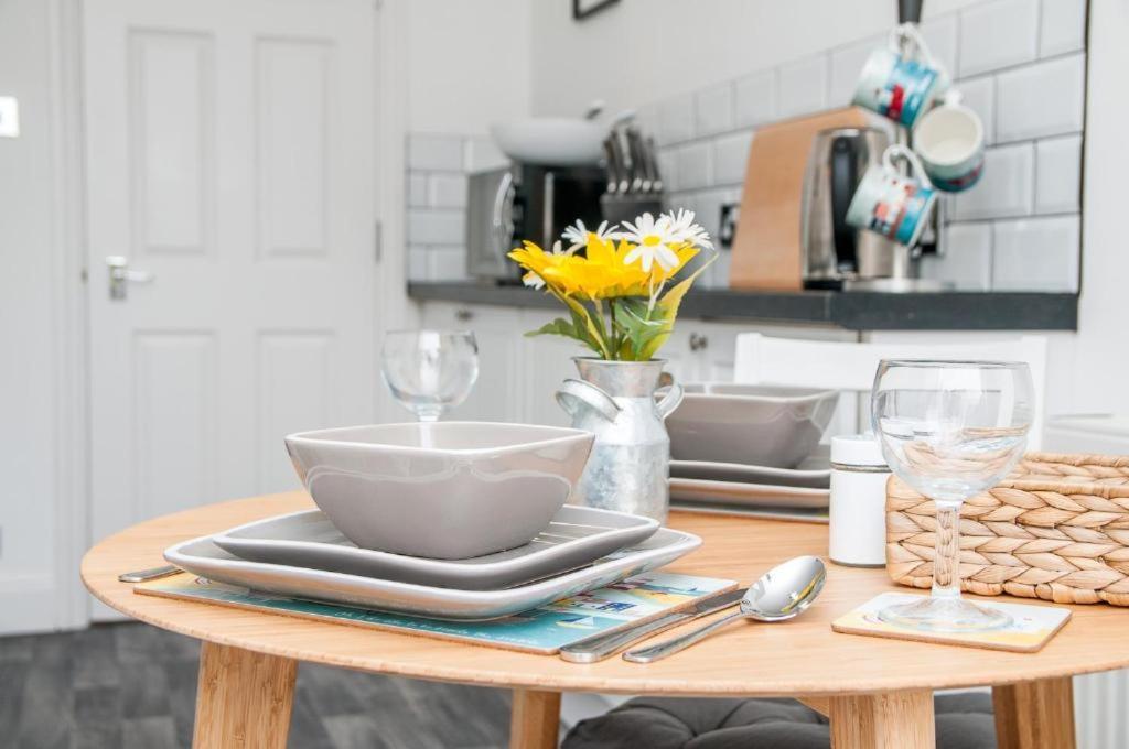 Seaside Serenity - Stunning Sea View Retreat Margate Buitenkant foto
